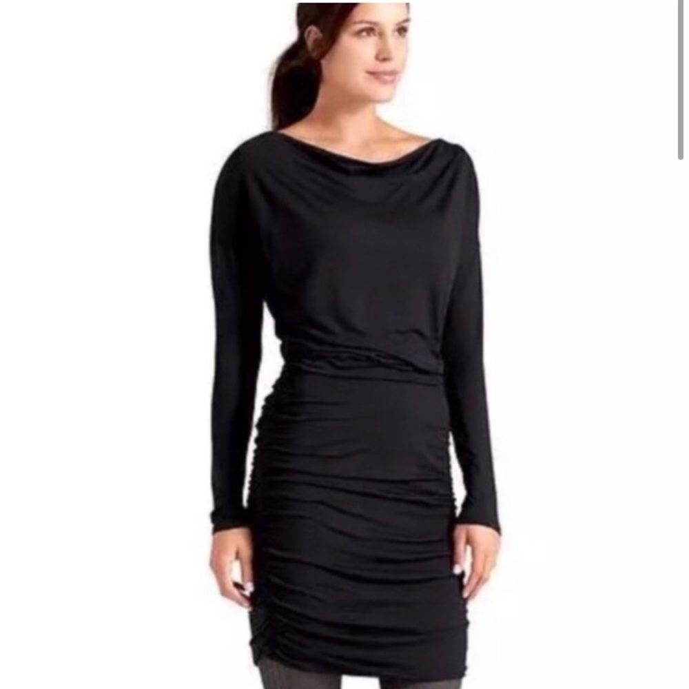Athleta Solstice Ruched Side Long Sleeve Black Dress